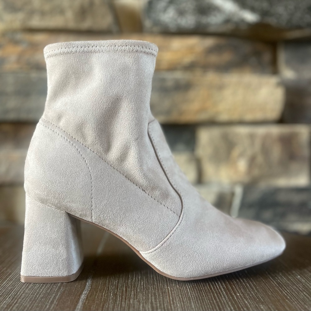 Kelly & Katie “Gessie”’Booties